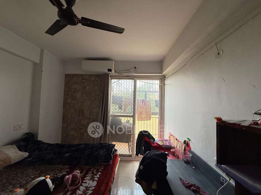3 BHK Flat In Raksha Addela For Sale  In Gaur City 2