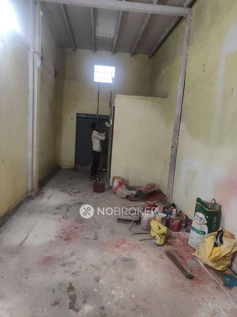 Godown/Warehouse in Kandivali West, Mumbai for sale 