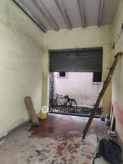 Godown/Warehouse in Kandivali West, Mumbai for sale 