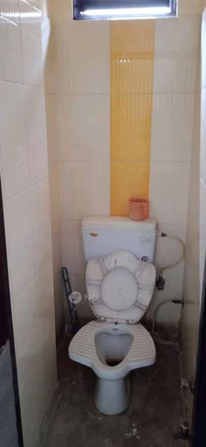 2 BHK Flat In Wz-41 For Sale  In Sadh Nagar, Palam