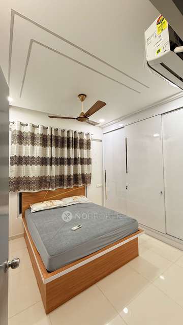 Single Room for Female In 2 BHK  In Pacifica Hillcrest In Gachibowli