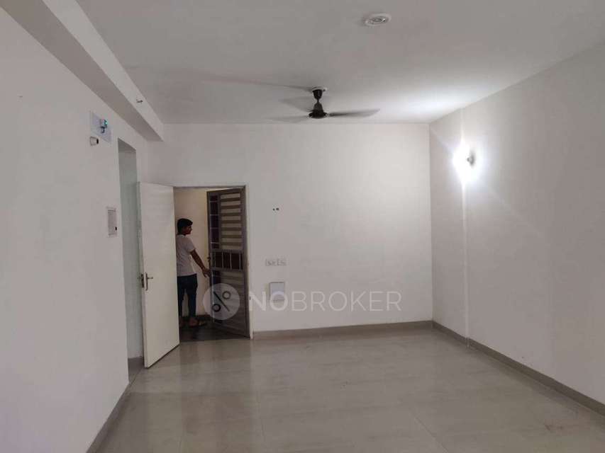 2 BHK Flat In Tower B4, Jaypee Wishtown Klassic For Sale  In Sector 134