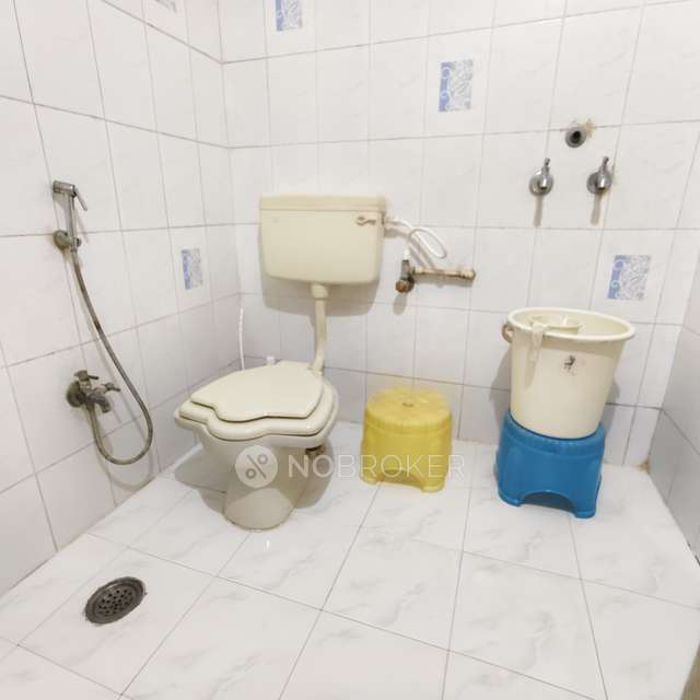 2 BHK Flat In K K Hanumath Residency, Kothapet For Sale  In Kothapet