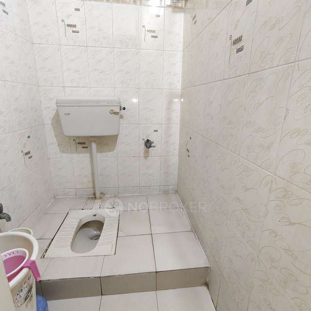 2 BHK Flat In K K Hanumath Residency, Kothapet For Sale  In Kothapet