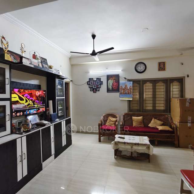 2 BHK Flat In K K Hanumath Residency, Kothapet For Sale  In Kothapet