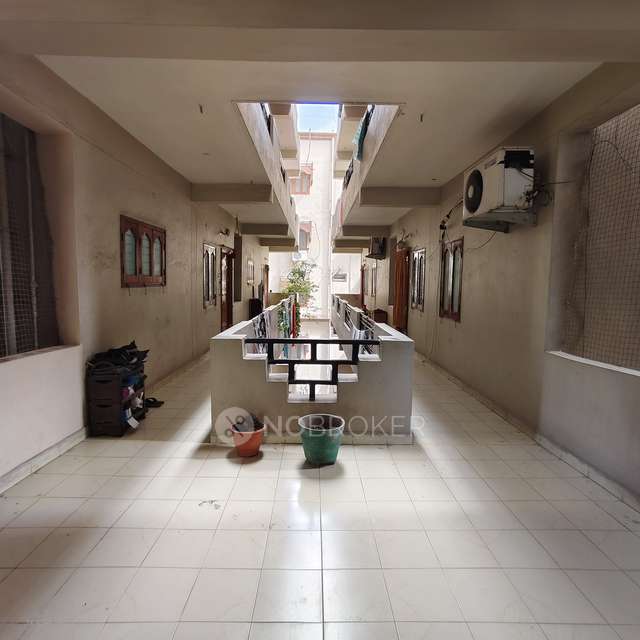 2 BHK Flat In K K Hanumath Residency, Kothapet For Sale  In Kothapet