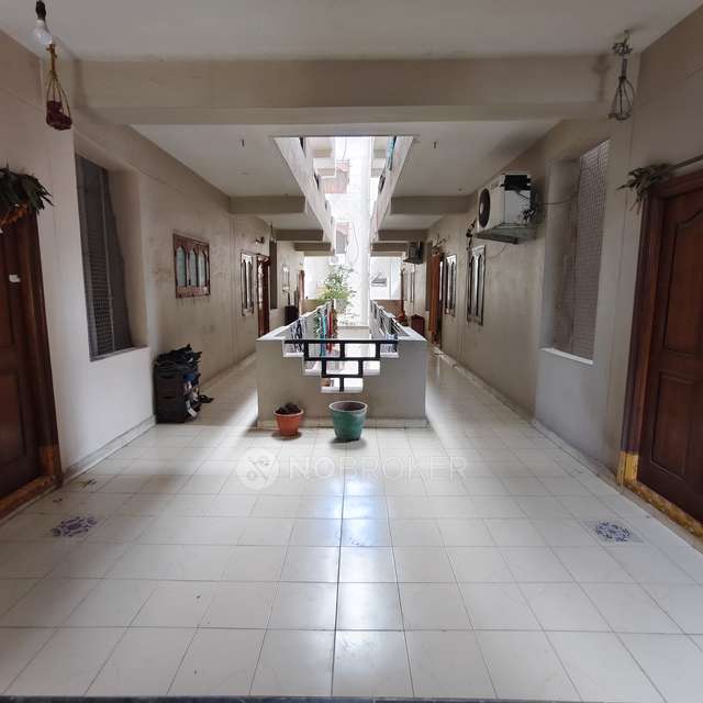 2 BHK Flat In K K Hanumath Residency, Kothapet For Sale  In Kothapet