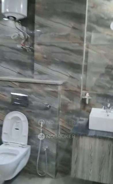 2 BHK Flat In D1-a Block, Janakpuri For Sale  In Janakpuri