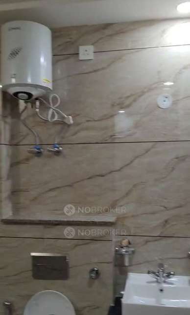 2 BHK Flat In D1-a Block, Janakpuri For Sale  In Janakpuri