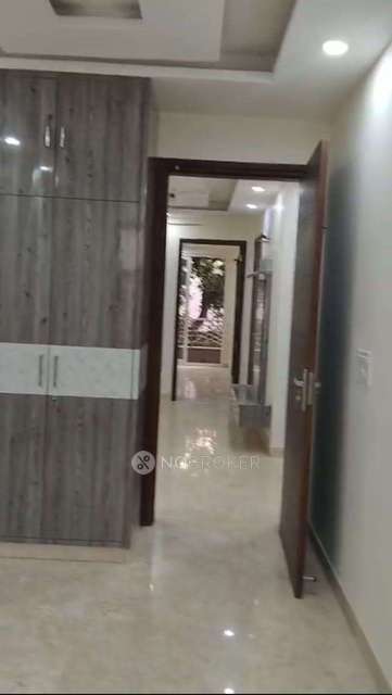 2 BHK Flat In D1-a Block, Janakpuri For Sale  In Janakpuri