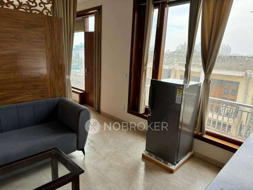 1 BHK Flat In Standalone for Rent  In Sector 57