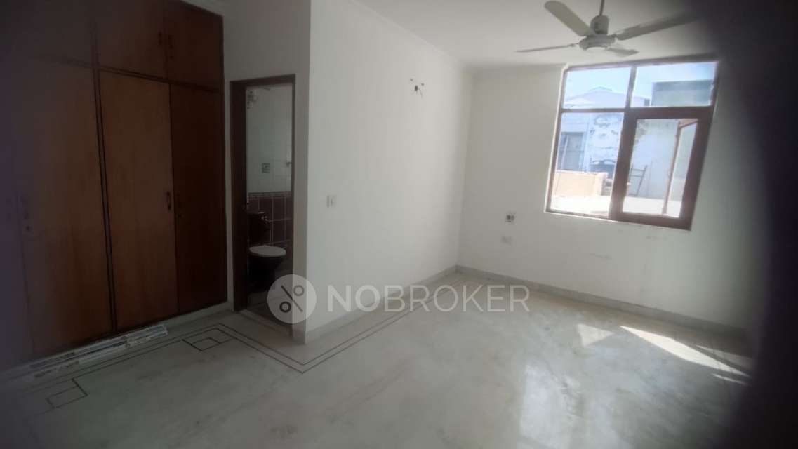 4 BHK Flat For Sale In South Extension Ii