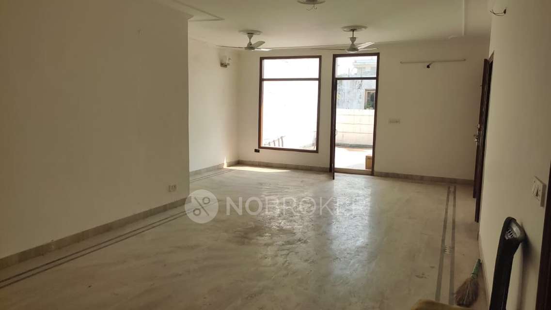 4 BHK Flat For Sale In South Extension Ii