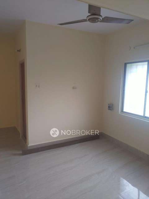 2 BHK Flat In Majestic Garden For Sale  In Saligramam