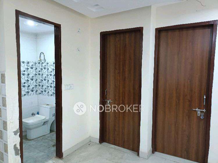 2 BHK Flat In Standalone  For Sale  In Nihal Vihar, 