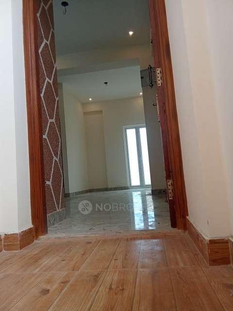 2 BHK Flat In Devi Apartment For Sale  In Perambur