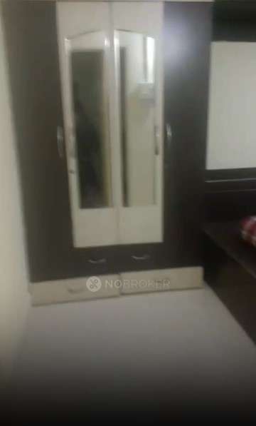 Single Room for Female In 1 BHK  In Shivshrusti Appartment Naer Maruti Mandir Hadpsar Gadital Pune In Hadapsar