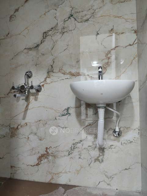 2 BHK Flat In Yanvi Towers For Sale  In Tilak Road