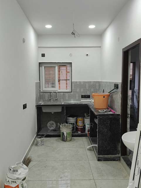 2 BHK Flat In Yanvi Towers For Sale  In Tilak Road