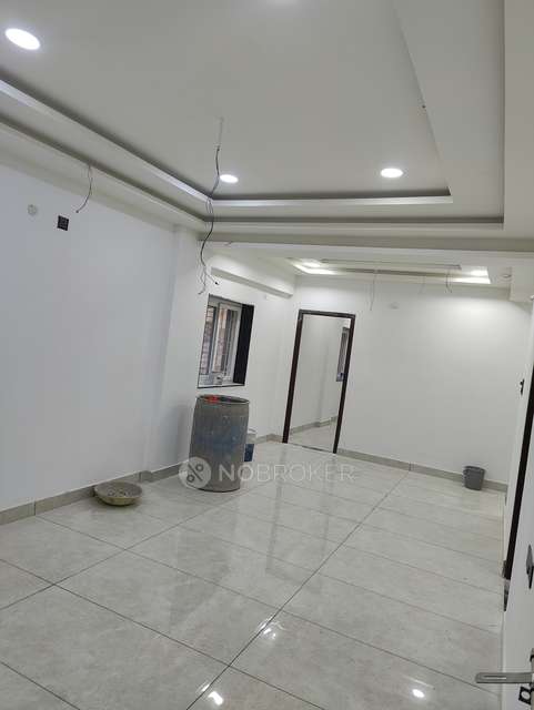 2 BHK Flat In Yanvi Towers For Sale  In Tilak Road