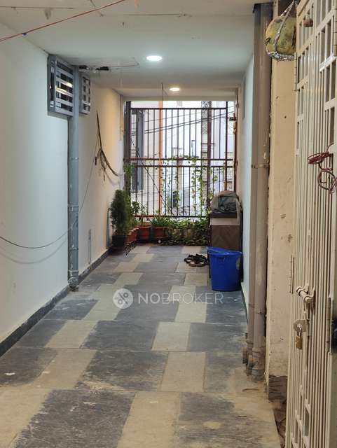 2 BHK Flat In Yanvi Towers For Sale  In Tilak Road