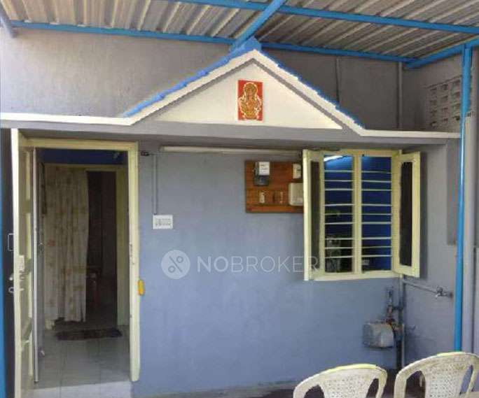 Commercial Property in Ptc Quarter / Eswarantemp, Chennai for Rent 