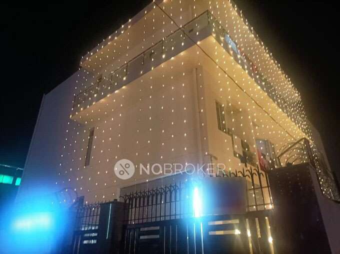 PG for Boys in Knowledge Park Iii