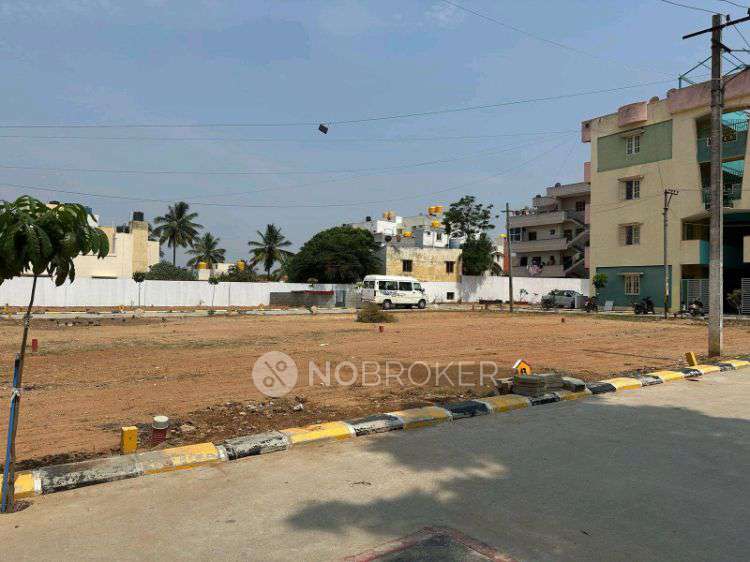 Plot For Sale  In Aishwarya Royal City In Axis Antara