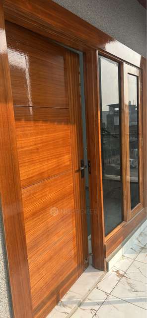 3 BHK Flat In Builder Floor Stilt 4 For Sale  In Sector 8