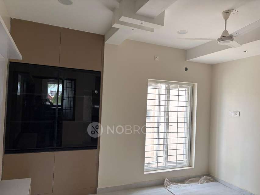 2 BHK Flat In Sahana Apartment, For Sale  In Velachery