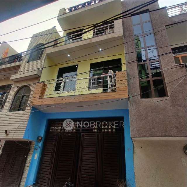 2 BHK House for Rent  In Laxman Vihar, Sector 3a