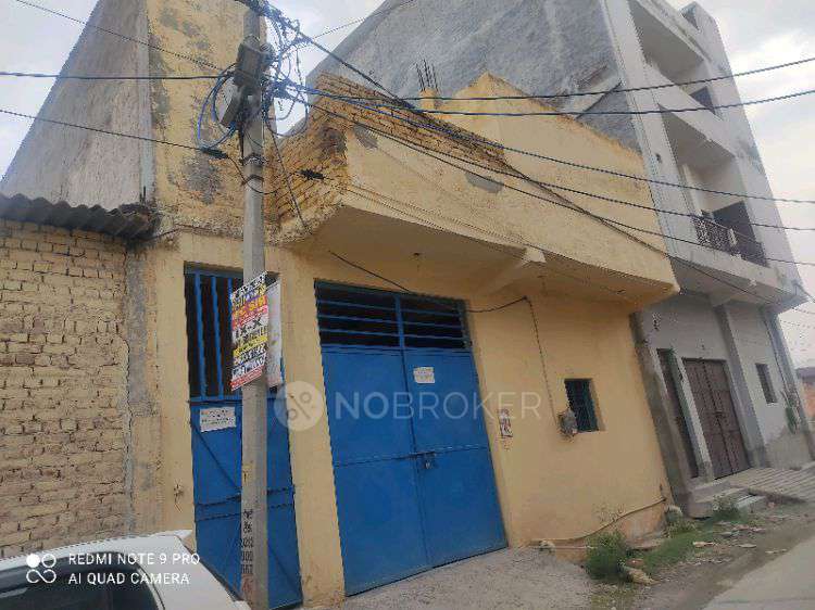 Godown/Warehouse in  Karala Village,, Delhi for sale 
