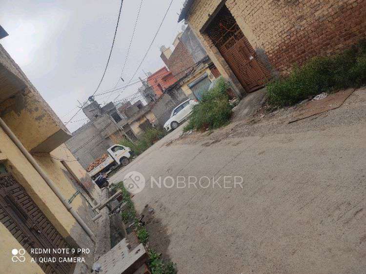 Godown/Warehouse in  Karala Village,, Delhi for sale 