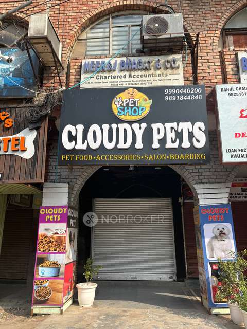 Shop in Vikaspuri, Delhi for sale 