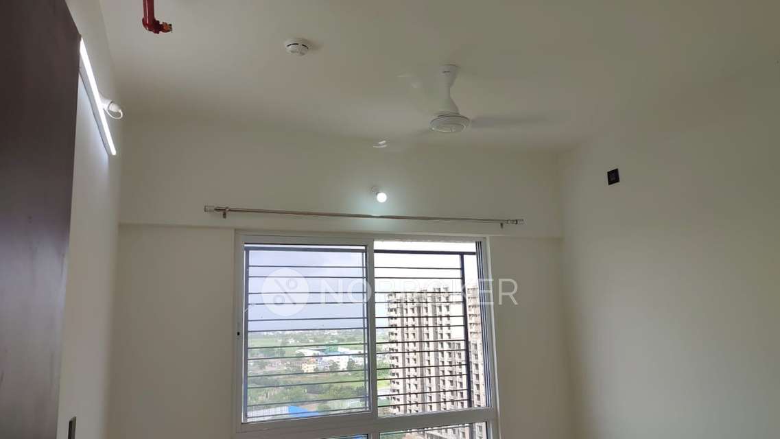 2 BHK Flat In Vtp Beaumonde Building T2 for Rent  In Manjari