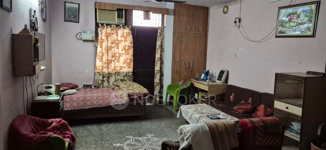 1 BHK Flat For Sale  In Dilshad Colony