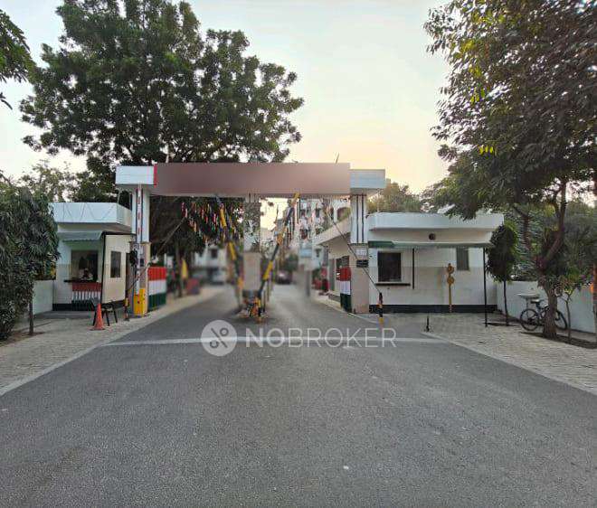 1 BHK Flat In Shree Awas Apartments,  For Sale  In Sector 18