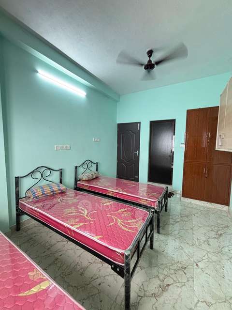 PG for Boys in Pallikaranai