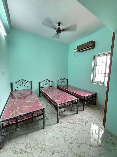 PG for Boys in Pallikaranai
