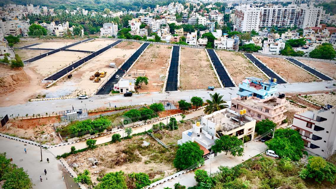 Plot For Sale  In Singapura Enclave In Singapura Enclave