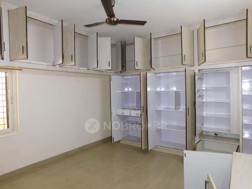 2 BHK Flat In Vasavis Central Court for Rent  In Sanath Nagar