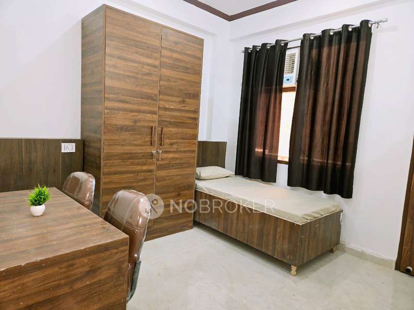 PG for Boys in Nowledge Park Iii 