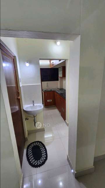 2 BHK Flat In Aakash Apartments For Sale  In Velachery