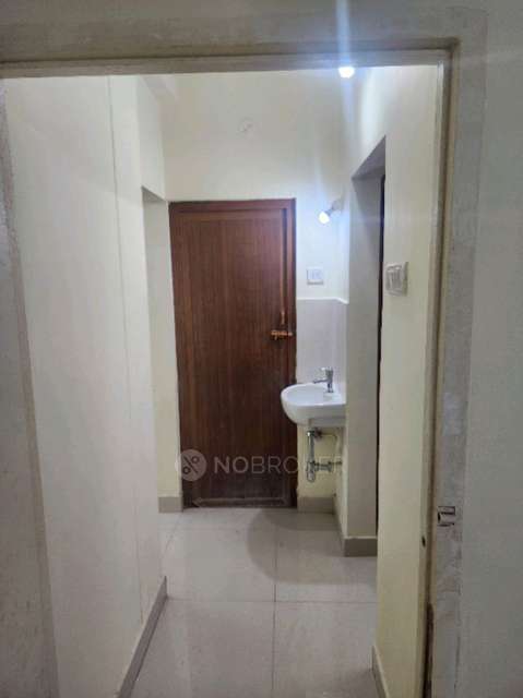 2 BHK Flat In Aakash Apartments For Sale  In Velachery