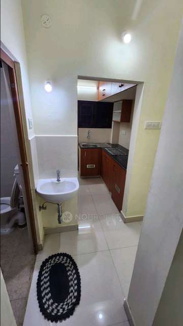 2 BHK Flat In Aakash Apartments For Sale  In Velachery