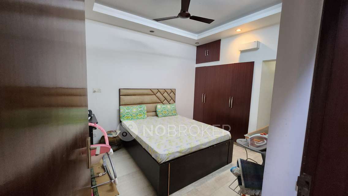 2 BHK Flat In D8 Vasant Kunj Apartment, Vasant Kunj, New Delhi For Sale  In Vasant Kunj, New Delhi