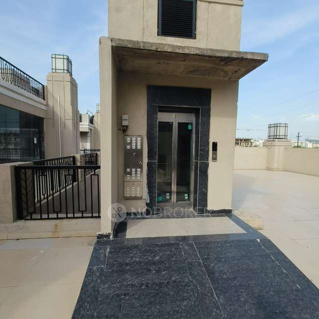 Shop in Ats Bouquet, Noida for sale 