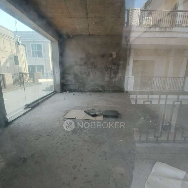 Shop in Ats Bouquet, Noida for sale 