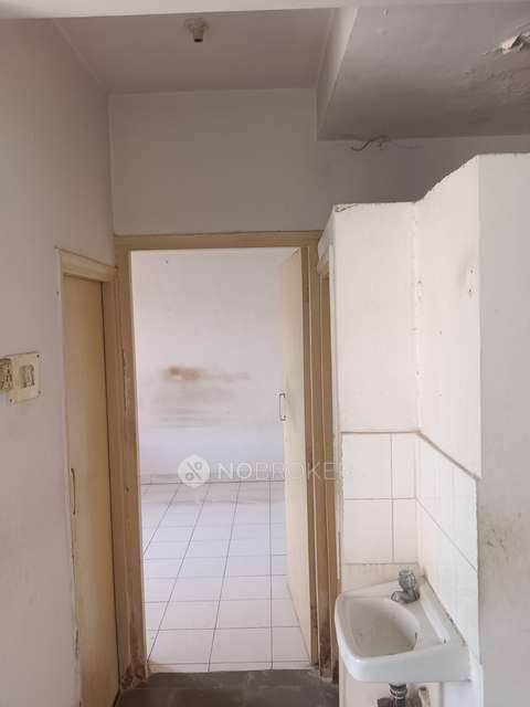 1 BHK Flat In Mahalaxmi Co-op Housing Society Ltd For Sale  In Dahisar East