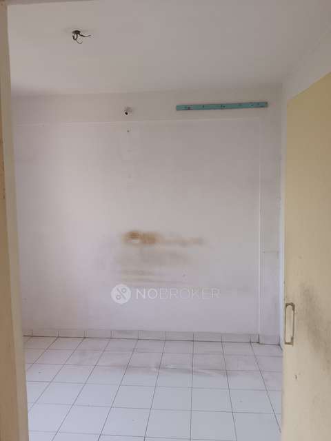 1 BHK Flat In Mahalaxmi Co-op Housing Society Ltd For Sale  In Dahisar East